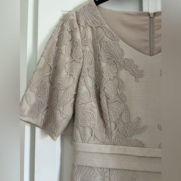 ANTONIO MELANI Elegant Pencil Dress - Picture 2 of 5